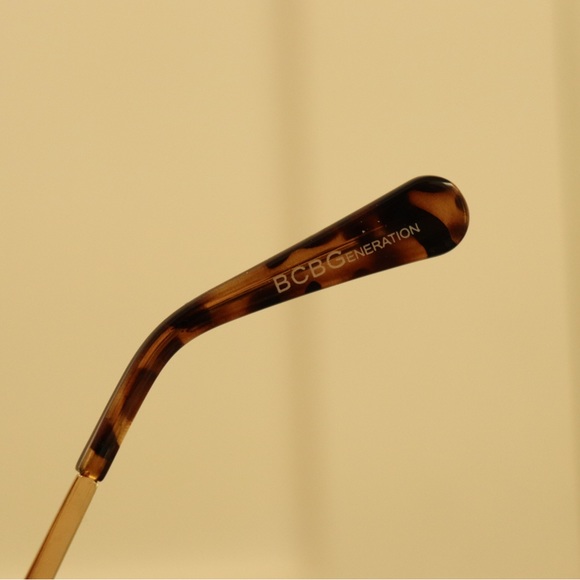 BCBG Mirrored Tortoise Shell Ladies Sunglasses - Picture 3 of 5